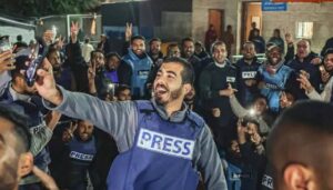 israil destekli ceteler gazzeli gazeteciyi katletti ESXwZGyb.jpg