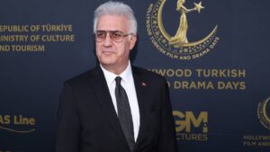 tamer karadagli umuyorum ki cok yakinda oscar sahnesinde de yerimizi alacagiz HE46UZv4.jpg